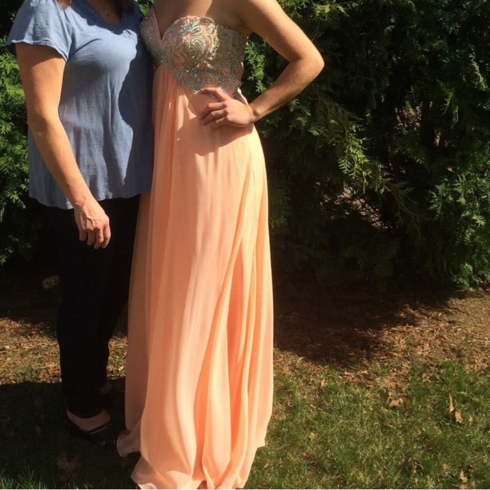 PROM DRESS! ✨💕 - Picture 4 of 11